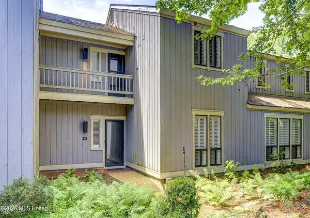 Photo 1 of Single family home for sale at 42 Eastbrooke St, Jackson, MS 39216 | MLS# 4157725 | Listing updated on 2026-08-26