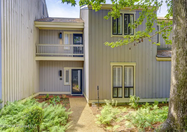 Photo 3 of Single family home for sale at 42 Eastbrooke St, Jackson, MS 39216 | MLS# 4157725 | Listing updated on 2026-08-26