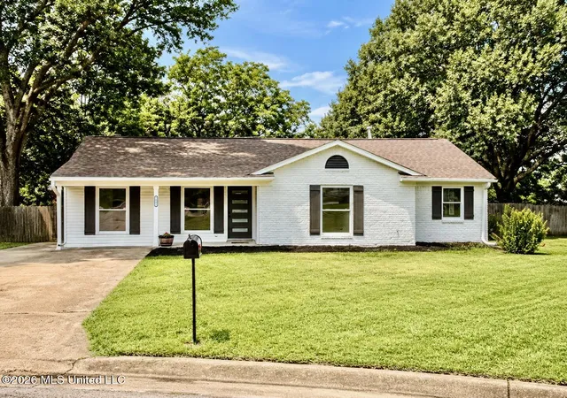 Photo 1 of Single family home for sale at 1645 Hickory Dr, Southaven, MS 38671 | MLS# 4157166 | Listing updated on 2026-09-17