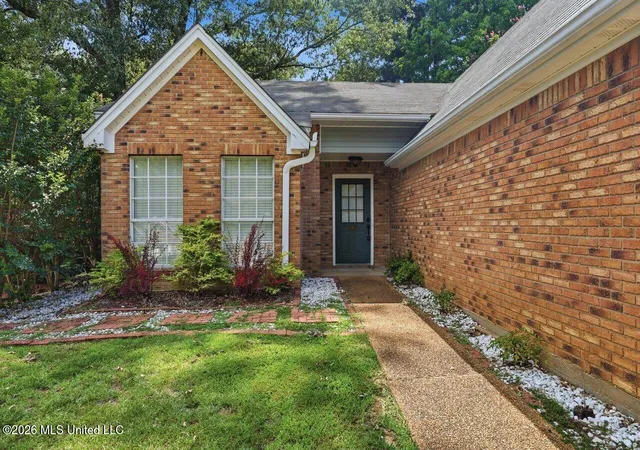 Photo 2 of Single family home for sale at 107 Huntington Hl Dr, Clinton, MS 39056 | MLS# 4157183 | Listing updated on 2026-08-27