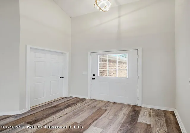 Photo 3 of Single family home for sale at 107 Huntington Hl Dr, Clinton, MS 39056 | MLS# 4157183 | Listing updated on 2026-08-27