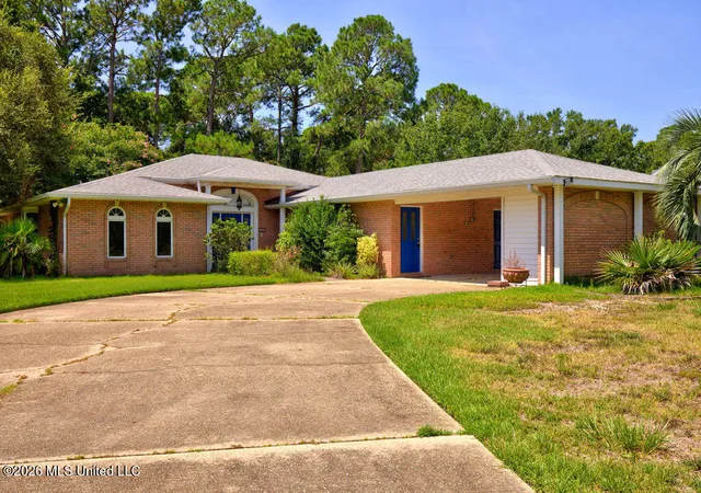 Photo 2 of Single family home for sale at 219 Tantallon Dr, Ocean Springs, MS 39564 | MLS# 4157280 | Listing updated on 2026-09-14