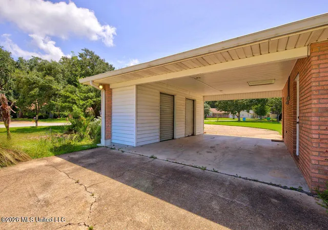 Photo 3 of Single family home for sale at 219 Tantallon Dr, Ocean Springs, MS 39564 | MLS# 4157280 | Listing updated on 2026-09-14