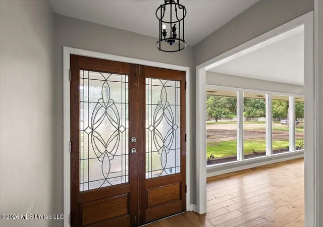Photo 3 of Sale Pending at 640 Briarwood Dr, Jackson, MS 39211 | MLS# 4157271 | Listing updated on 2026-09-15
