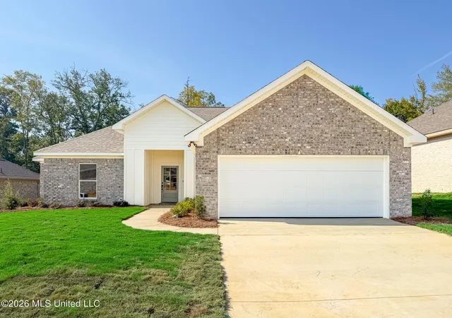 Photo 1 of Single family home for sale at 999 Riverside Ln, Pearl, MS 39208 | MLS# 4157202 | Listing updated on 2026-09-11