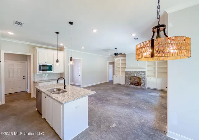 Photo 3 of Single family home for sale at 999 Riverside Ln, Pearl, MS 39208 | MLS# 4157202 | Listing updated on 2026-09-11