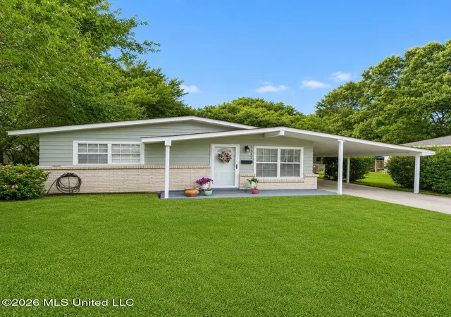 Photo 1 of Single family home for sale at 1652 Sunset Blvd, Biloxi, MS 39531 | MLS# 4157206 | Listing updated on 2026-09-15