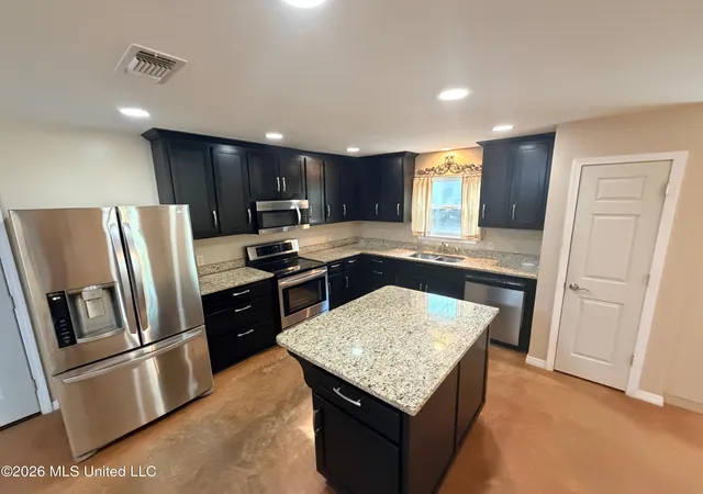 Photo 3 of Single family home for sale at 293 W Fire Department Rd, Lucedale, MS 39452 | MLS# 4157542 | Listing updated on 2026-09-03