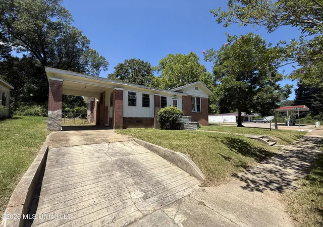 Photo 2 of Single family home for sale at 429 N Broadway St, Mc Comb, MS 39648 | MLS# 4157217 | Listing updated on 2026-09-05