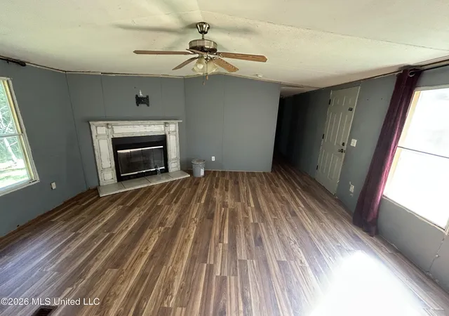 Photo 3 of Single family home for sale at 724 Mt Zion Rd, Mount Olive, MS 39119 | MLS# 4158303 | Listing updated on 2026-09-10