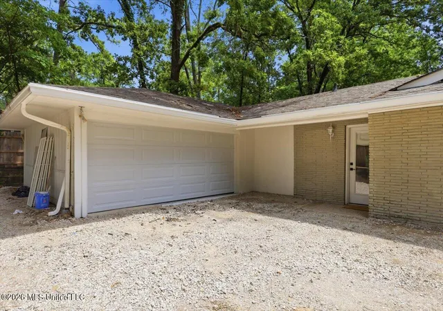Photo 3 of Single family home for sale at 1786 Brecon Dr, Jackson, MS 39211 | MLS# 4157702 | Listing updated on 2026-09-14