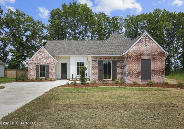 Photo 1 of Sale Pending at 208 Benners Ln, Madison, MS 39110 | MLS# 4157234 | Listing updated on 2026-08-27