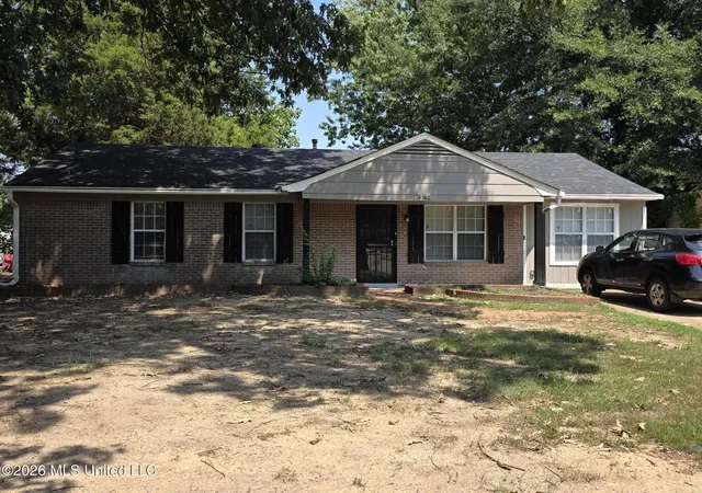 Photo 1 of Single family home for sale at 6360 Greenbriar Dr, Horn Lake, MS 38637 | MLS# 4157256 | Listing updated on 2026-07-28