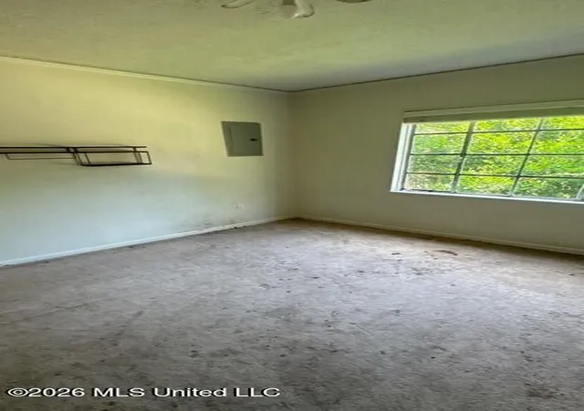 Photo 2 of Sale Pending at 318 John Allen St, Vicksburg, MS 39180 | MLS# 4157269 | Listing updated on 2026-08-14