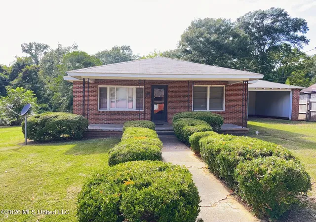 Photo 2 of Single family home for sale at 402 S Washington St, Brookhaven, MS 39601 | MLS# 4158148 | Listing updated on 2026-08-07
