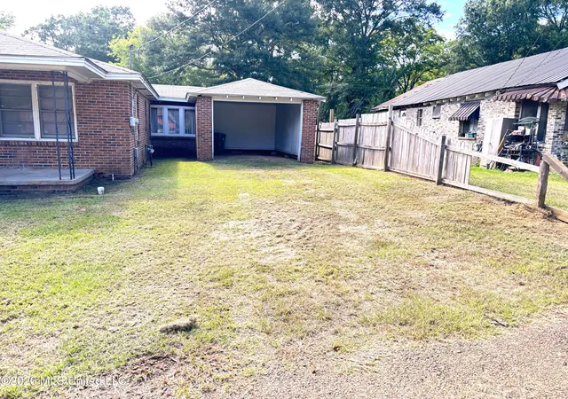 Photo 3 of Single family home for sale at 402 S Washington St, Brookhaven, MS 39601 | MLS# 4158148 | Listing updated on 2026-08-07