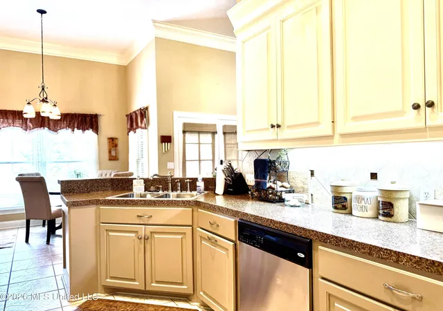 Photo 3 of Sale Pending at 112 Elizabeth Dr, Brandon, MS 39042 | MLS# 4157407 | Listing updated on 2026-09-30