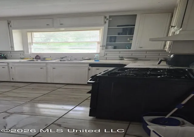 Photo 2 of Single family home for sale at 726 Alvaredo St, Jackson, MS 39204 | MLS# 4157390 | Listing updated on 2026-07-29