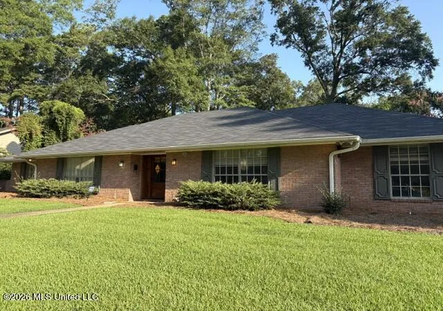 Photo 1 of Sale Pending at 5460 Saratoga Dr, Jackson, MS 39211 | MLS# 4157306 | Listing updated on 2026-09-15