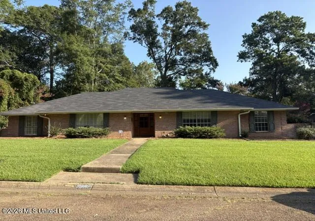 Photo 2 of Sale Pending at 5460 Saratoga Dr, Jackson, MS 39211 | MLS# 4157306 | Listing updated on 2026-09-15