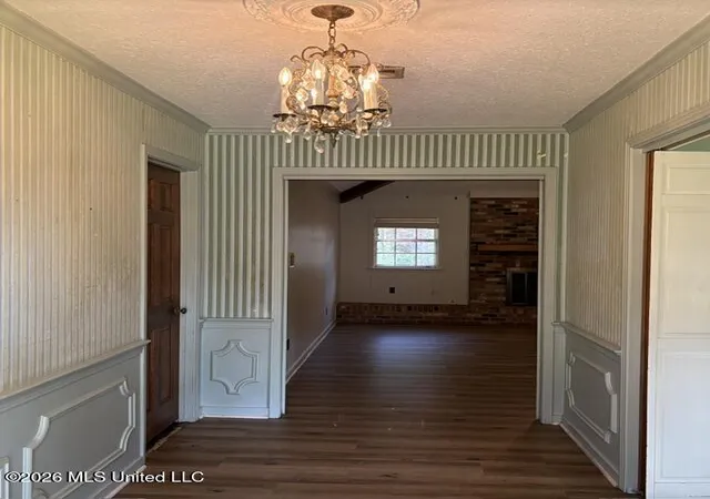 Photo 3 of Sale Pending at 5460 Saratoga Dr, Jackson, MS 39211 | MLS# 4157306 | Listing updated on 2026-09-15