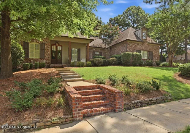 Photo 2 of Sale Pending at 299 Lake Village Dr, Madison, MS 39110 | MLS# 4157318 | Listing updated on 2026-08-01