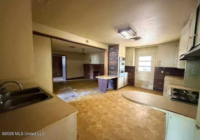 Photo 4 of Single family home for sale at 2815 Roselawn Dr, Natchez, MS 39120 | MLS# 4157319 | Listing updated on 2026-09-10