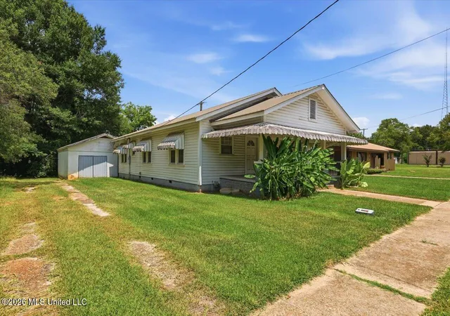 Photo 2 of Single family home for sale at 109 W Bell Ave, Mendenhall, MS 39114 | MLS# 4157697 | Listing updated on 2026-08-09