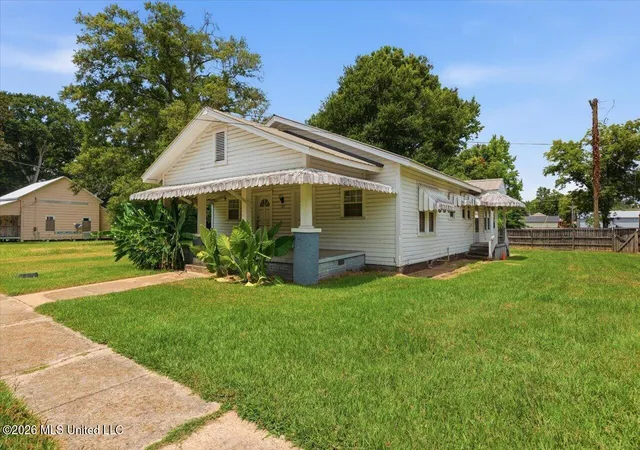 Photo 3 of Single family home for sale at 109 W Bell Ave, Mendenhall, MS 39114 | MLS# 4157697 | Listing updated on 2026-08-09