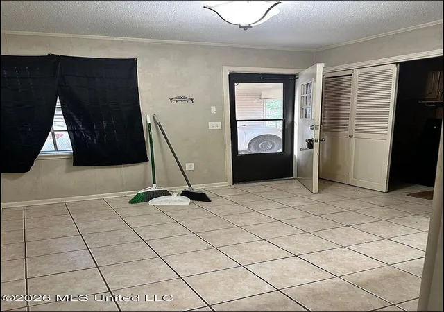 Photo 4 of House for sale at 5847-49 Old Canton Rd, Jackson, MS 39211 | MLS# 4157324 | Listing updated on 2026-08-26