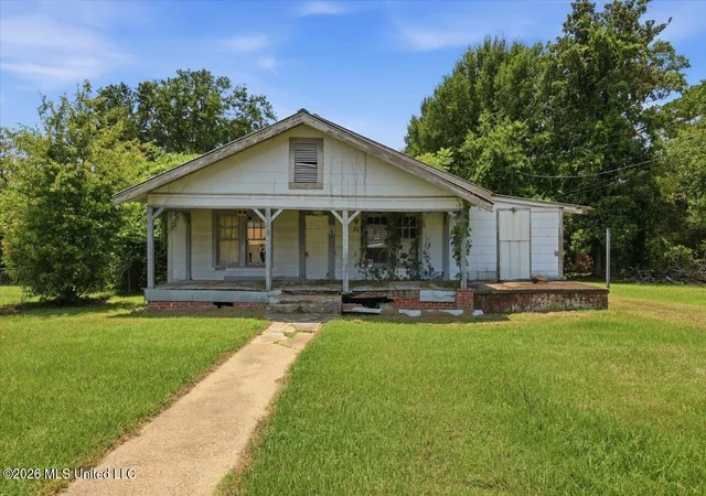 Photo 1 of Sale Pending at 106 W Bell Ave, Mendenhall, MS 39114 | MLS# 4158046 | Listing updated on 2026-09-09
