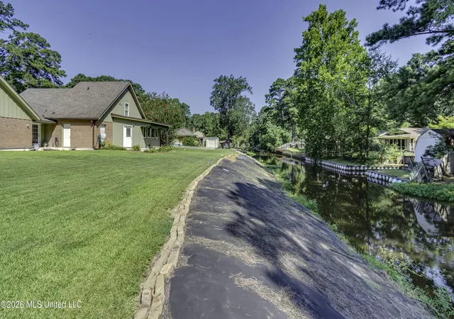 Photo 2 of Sale Pending at 106 Glen Cvs Rd, Brandon, MS 39047 | MLS# 4157812 | Listing updated on 2026-08-20