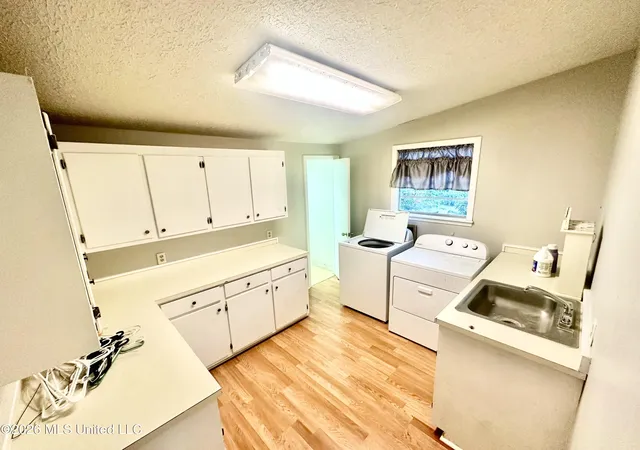 Photo 4 of Single family home for sale at 631 W Chickasaw St, Brookhaven, MS 39601 | MLS# 4157387 | Listing updated on 2026-08-26