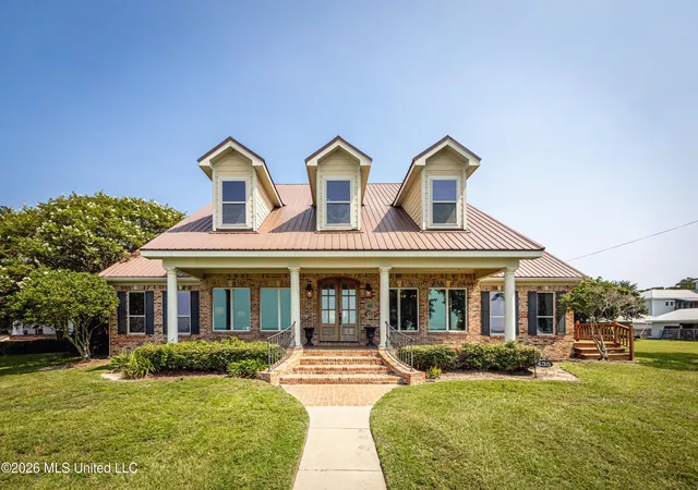 Photo 1 of Single family home for sale at 435 E Beach Dr, Ocean Springs, MS 39564 | MLS# 4157898 | Listing updated on 2026-08-23