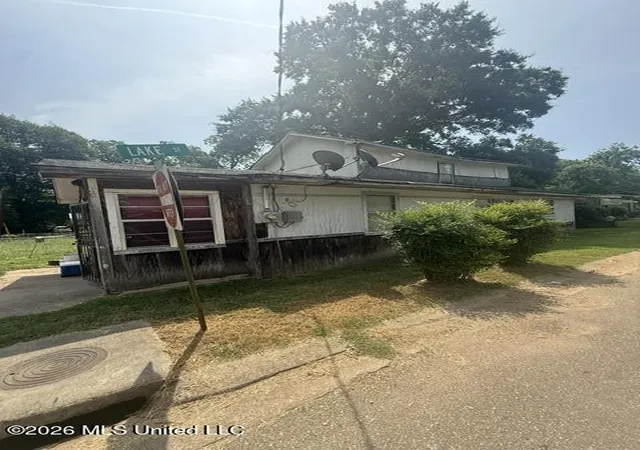 Photo 2 of Single family home for sale at 413 Boone St, Grenada, MS 38901 | MLS# 4157370 | Listing updated on 2026-08-20