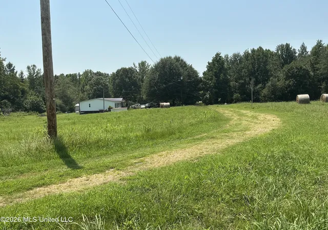 Photo 2 of Manufactured home for sale at 478 Deer Crk Rd, Byhalia, MS 38611 | MLS# 4157602 | Listing updated on 2026-08-19