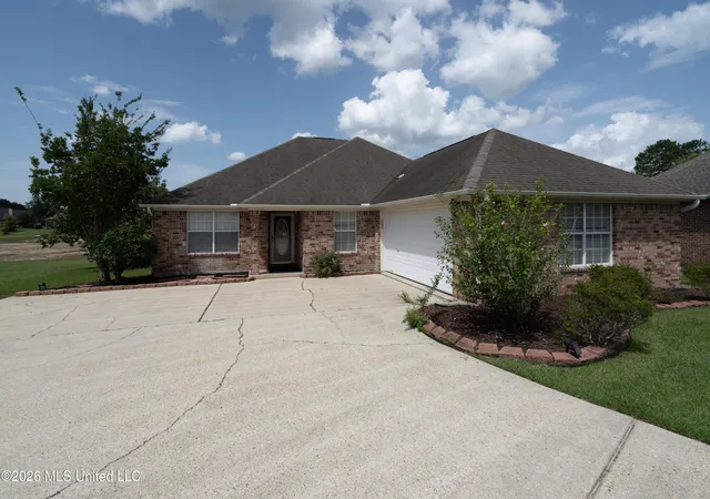 Photo 2 of Single family home for sale at 15394 Lakeview Ct, Gulfport, MS 39503 | MLS# 4157545 | Listing updated on 2026-09-16