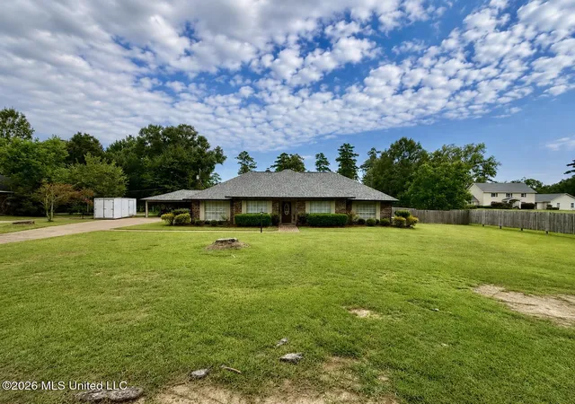 Photo 1 of Single family home for sale at 453 Nw Oak St, Magee, MS 39111 | MLS# 4157394 | Listing updated on 2026-07-29