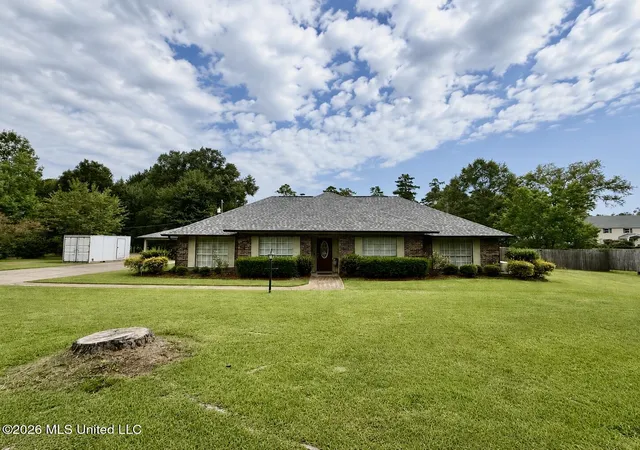 Photo 3 of Single family home for sale at 453 Nw Oak St, Magee, MS 39111 | MLS# 4157394 | Listing updated on 2026-07-29