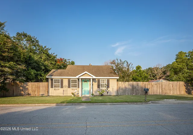 Photo 2 of Single family home for sale at 1806 Roosevelt St, Pascagoula, MS 39567 | MLS# 4157428 | Listing updated on 2026-08-31