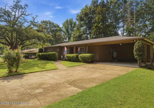 Photo 3 of Sale Pending at 119 Pimlico Pl, Jackson, MS 39211 | MLS# 4158036 | Listing updated on 2026-08-12
