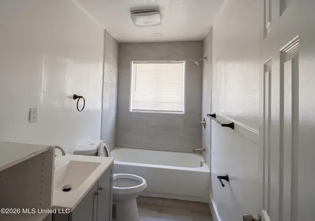 Photo 4 of Sale Pending at 3057 Woodside Dr, Jackson, MS 39212 | MLS# 4157453 | Listing updated on 2026-10-14