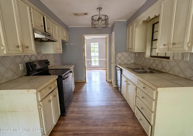 Photo 2 of Single family home for sale at 142 Dogwood Cir, Brandon, MS 39047 | MLS# 4157457 | Listing updated on 2026-09-03