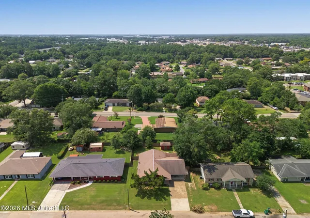 Photo 3 of Single family home for sale at 15301 Government St, Gulfport, MS 39503 | MLS# 4157426 | Listing updated on 2026-08-11
