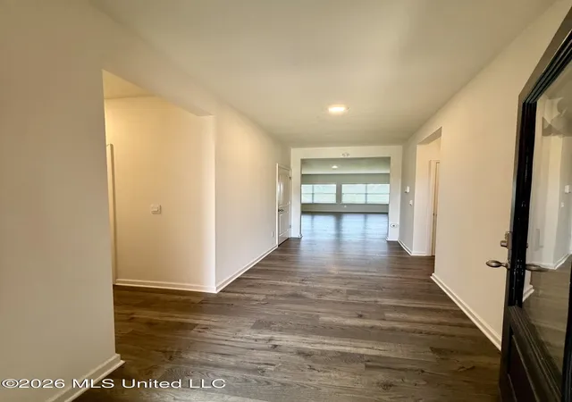 Photo 2 of Single family home for sale at 161 Twin Lakes Dr, Byhalia, MS 38611 | MLS# 4157635 | Listing updated on 2026-08-05