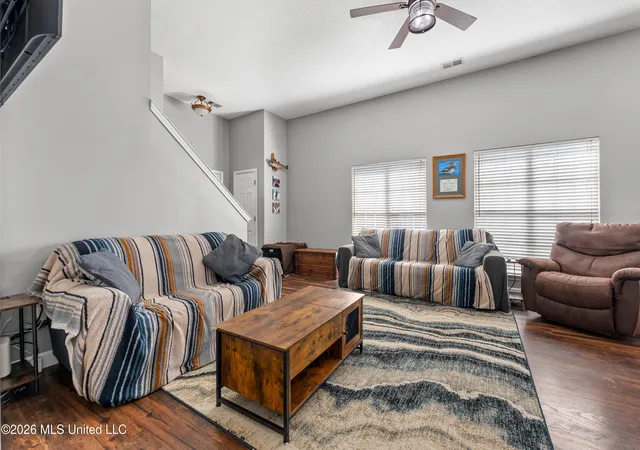 Photo 3 of Sale Pending at 10611 Pecan View Dr, Olive Branch, MS 38654 | MLS# 4157821 | Listing updated on 2026-08-12