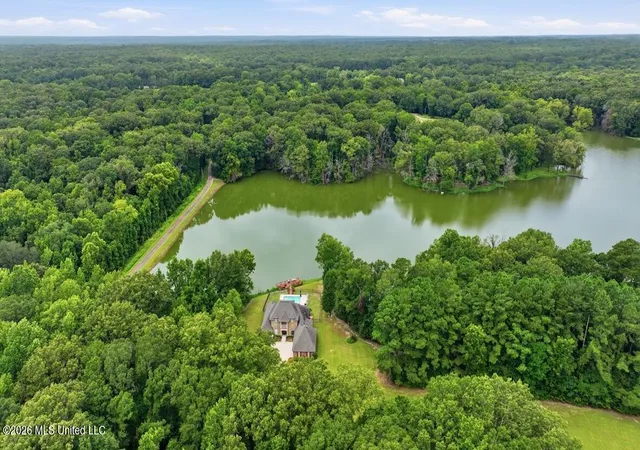 Photo 2 of Single family home for sale at 329 Pennebaker Rd, Vicksburg, MS 39183 | MLS# 4157696 | Listing updated on 2026-09-30