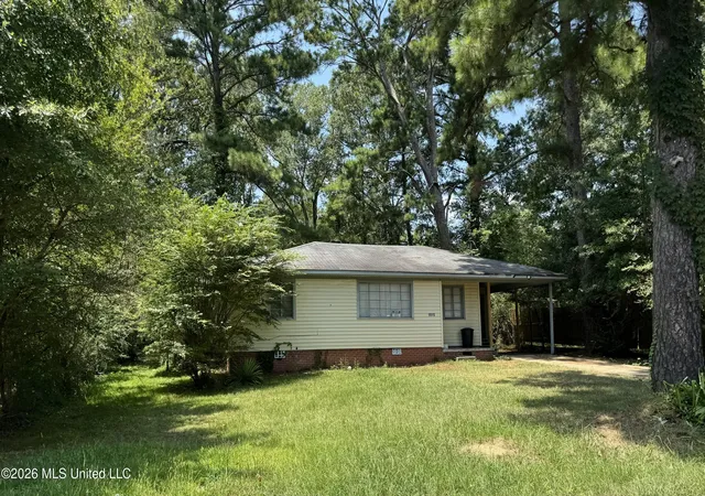 Photo 2 of Single family home for sale at 1915 Shady Ln Dr, Jackson, MS 39204 | MLS# 4157450 | Listing updated on 2026-07-29