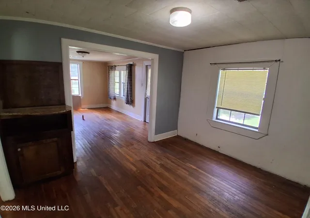 Photo 3 of Sale Pending at 111 Rushing St, Natchez, MS 39120 | MLS# 4157454 | Listing updated on 2026-08-28