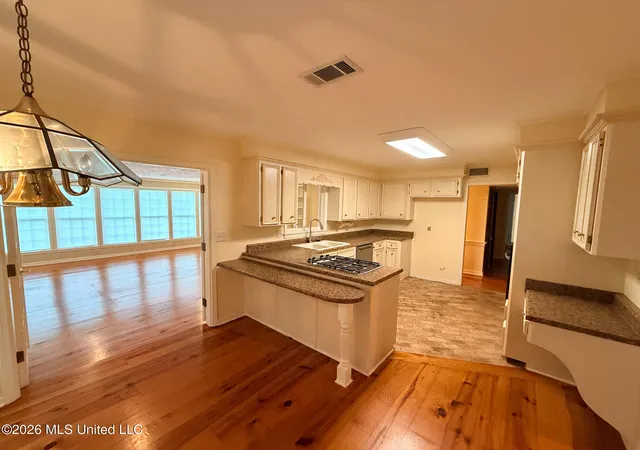 Photo 2 of Sale Pending at 100 Coachmans Rd, Madison, MS 39110 | MLS# 4157588 | Listing updated on 2026-08-05